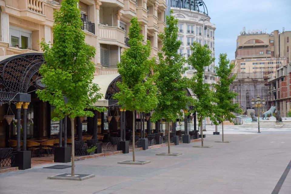 Skopje City Square View Buitenkant foto