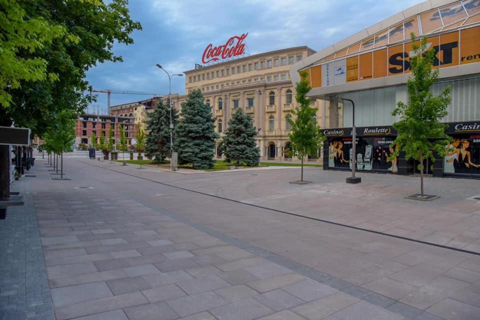 Skopje City Square View Buitenkant foto